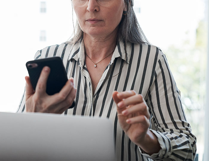 Employees Stop Getting Paid For Overtime, Boss Is Flabbergasted They Won't Help Her After Hours