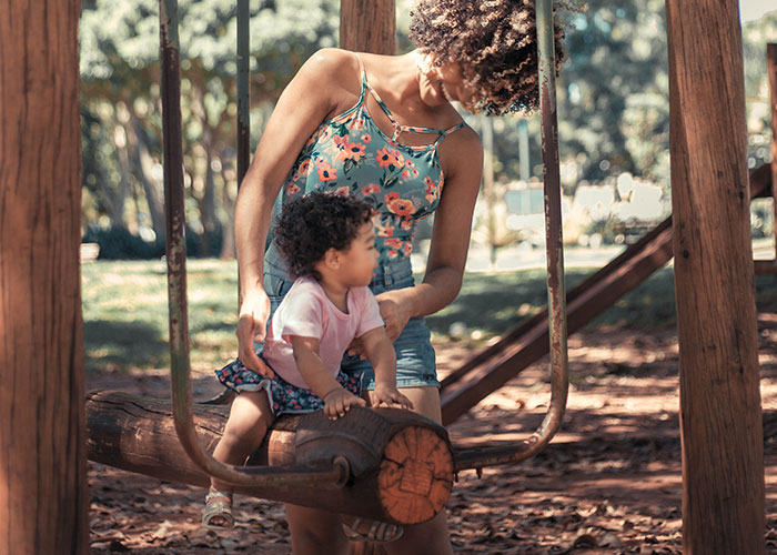 Mom Reveals The Significant Cultural Differences Of Raising Kids In The US Versus Spain And Goes Viral Mom Reveals The Significant Cultural Differences Of Raising Kids In The US Versus Spain And Goes Viral