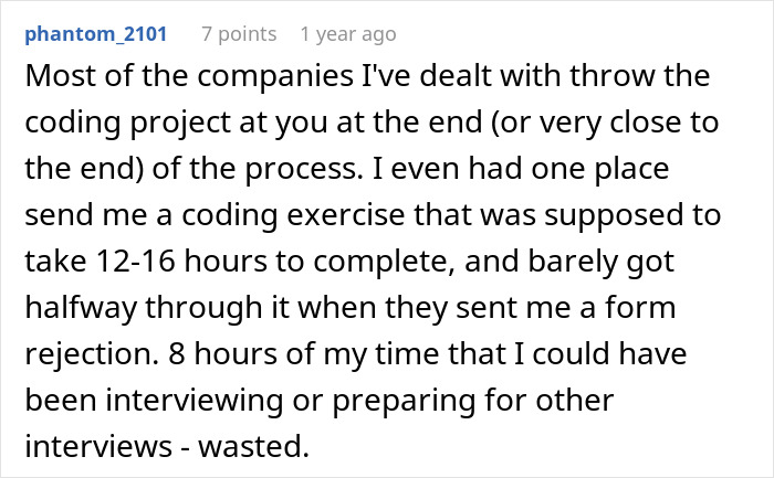 People-Sharing-Experience-With-Job-Requirements