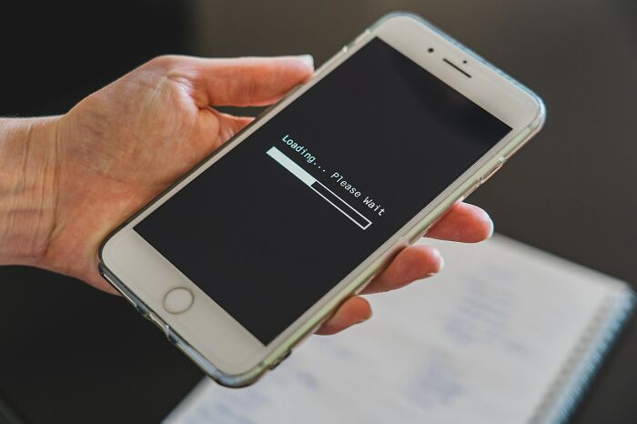 30 Americans Who Moved To Another Country Share The Pros And Cons Of Doing So