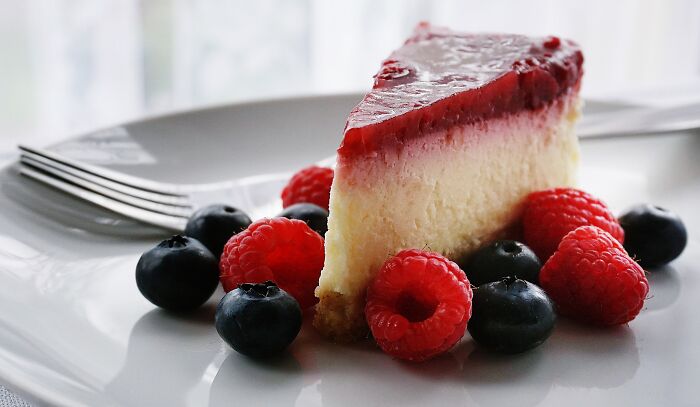 Cheesecake with berries 