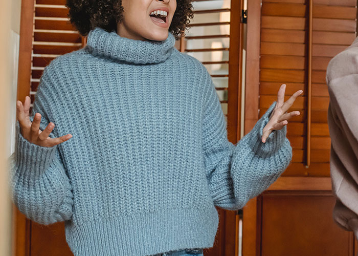 "Friday Is Your Last Day": Boss Fires Employee, Begs Her To Work Another Day But She's Not Having It