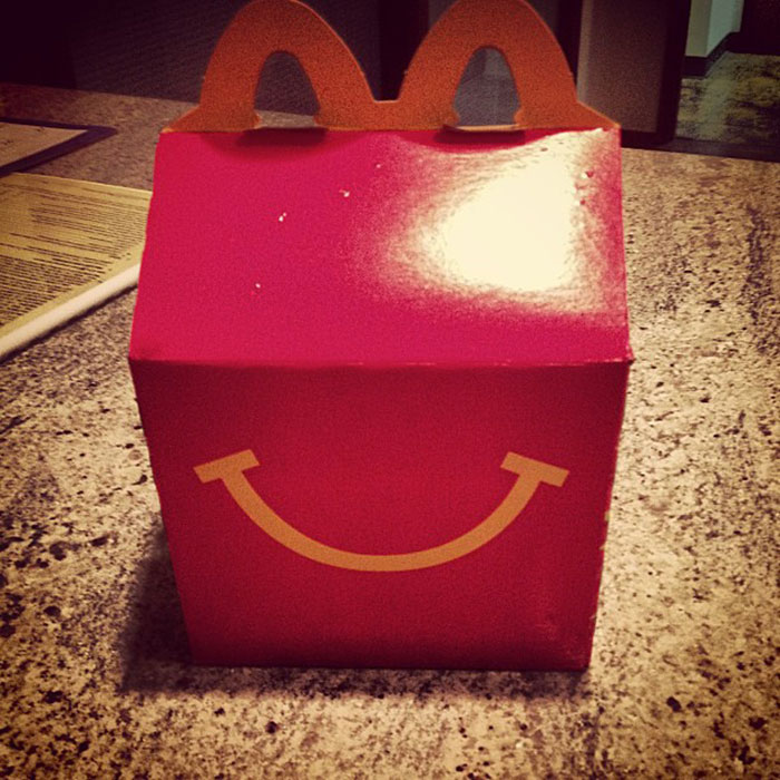 Le doy a mi hijo de 3 años comida rápida pirata