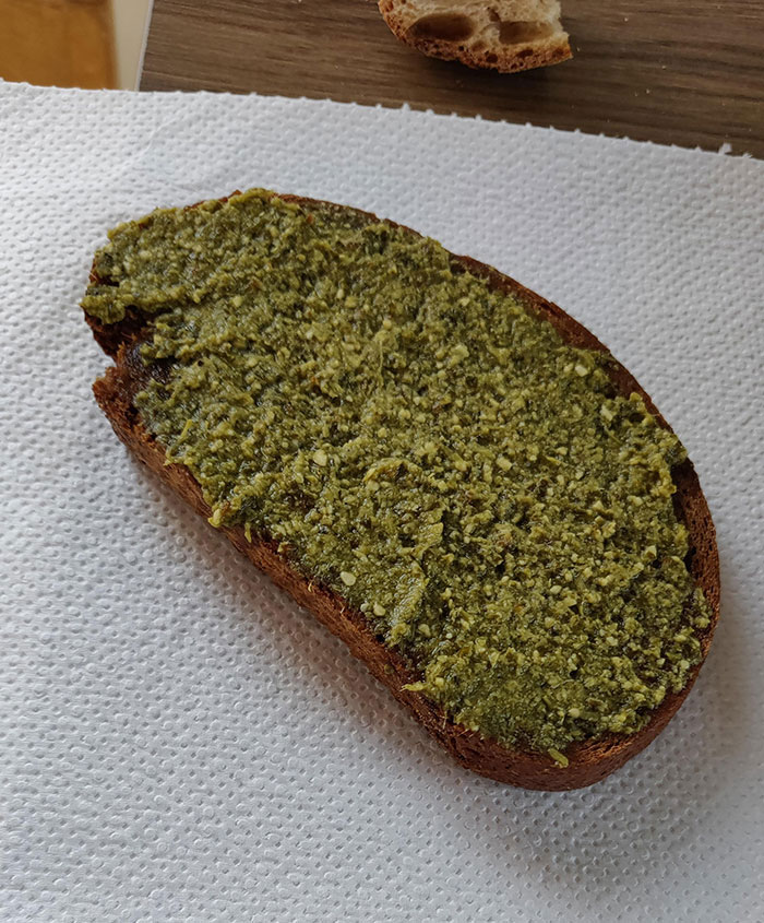 Bread with pesto