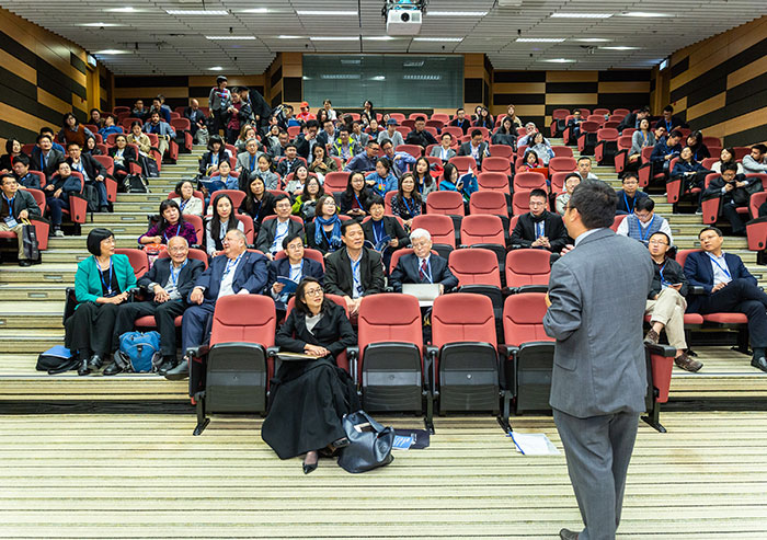 45 Examples Of Scams That Have Become Socially Acceptable But Shouldn't Be