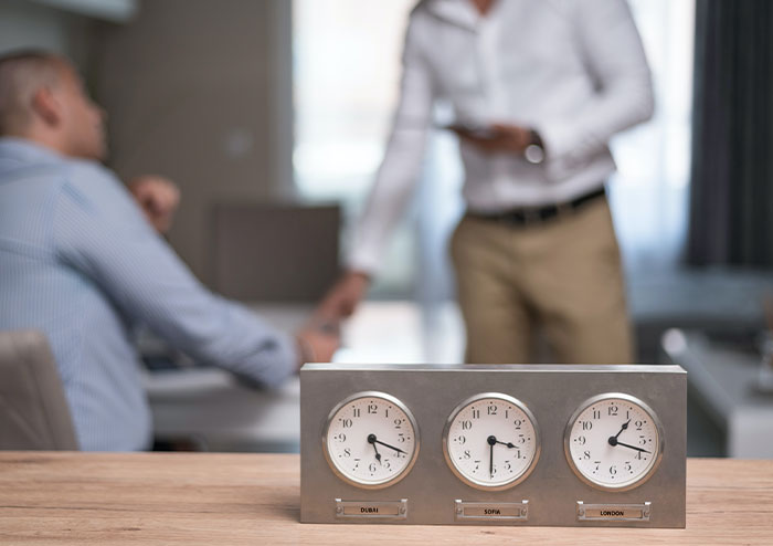 45 Examples Of Scams That Have Become Socially Acceptable But Shouldn't Be