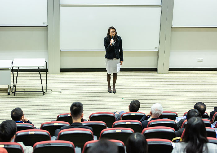 45 Examples Of Scams That Have Become Socially Acceptable But Shouldn't Be