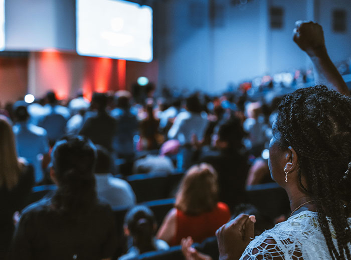 45 Examples Of Scams That Have Become Socially Acceptable But Shouldn't Be