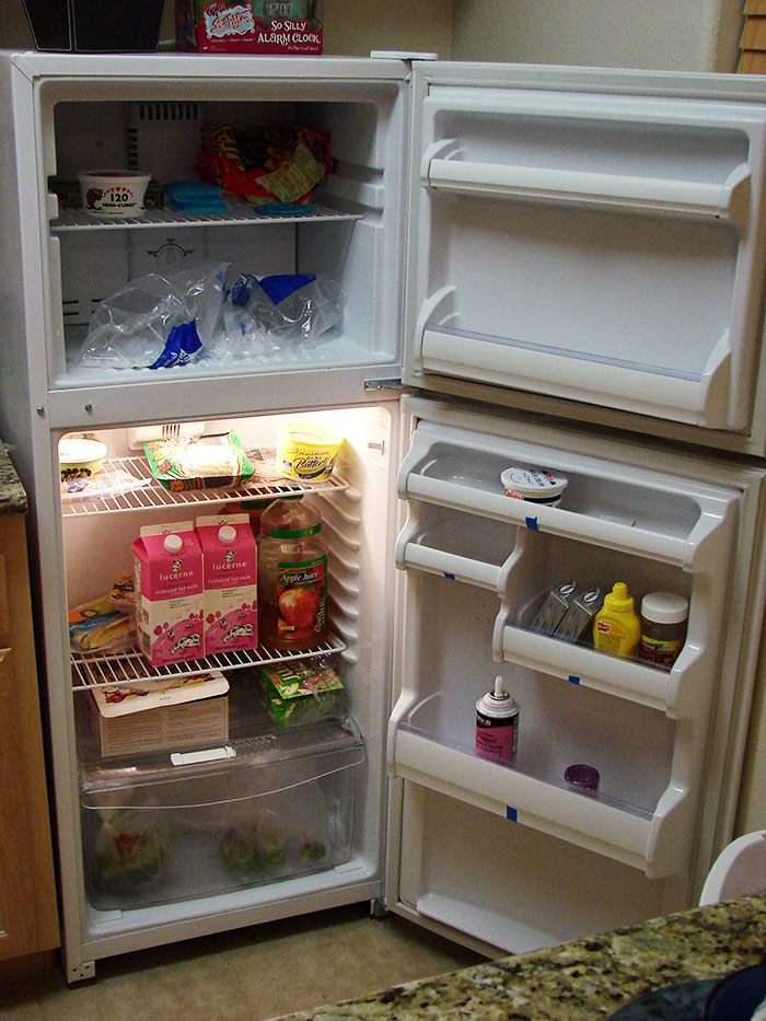 Nurse, Fed Up With Someone Stealing Their Food, Calls The Police When HR Does Nothing Nurse, Fed Up With Someone Stealing Their Food, Calls The Police When HR Does Nothing