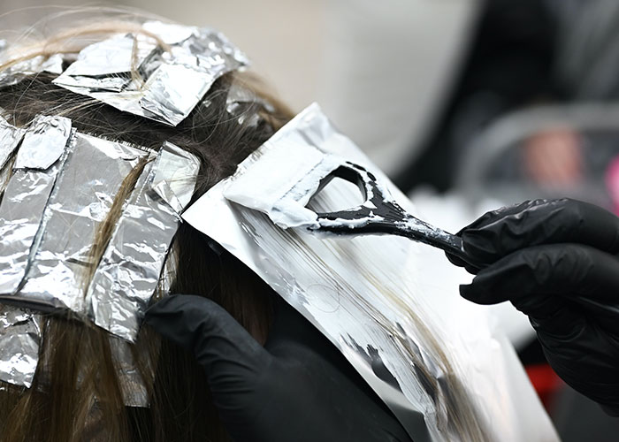Entitled Know-It-All Ruins Her Hair After Lying To Her Cousin About It Being Naturally Blonde