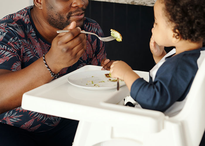 Toxic Masculinity Deems These 30 Normal And Healthy Behaviors ‘Unmanly,’ Yet People Online Think Otherwise