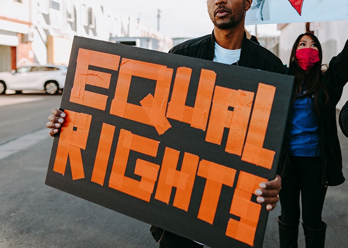 Toxic Masculinity Deems These 30 Normal And Healthy Behaviors ‘Unmanly,’ Yet People Online Think Otherwise