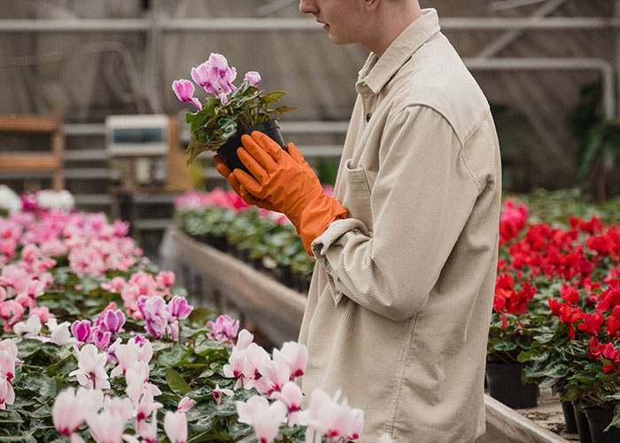 Toxic Masculinity Deems These 30 Normal And Healthy Behaviors ‘Unmanly,’ Yet People Online Think Otherwise