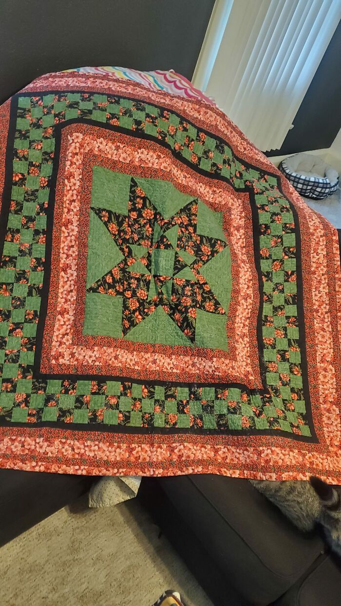 Hello All !!! It's Me... The Girl With The Ex-Wife That Burned All The Handmade Quilts... I Just Wanted To Say Thank You To Dominique Therese For Reaching Out And Sending Me This Absolutely Gorgeous Poinsettia Quilt. Needless To Say, I Sobbed When I Opened The Package And Saw It In Person. Funny Story Is, My Grandma Who Made The Quilts Always Bought Poinsettias For The Altar At Her Church For Christmas So This Quilt Definitely Hits Home. I Absolutely Love To See Strangers Reaching Out To Strangers And Sharing Such Meaningful Gestures. Keep Thrifting And Finding My Fellow Weirdlings (P.s. My One Cat Cerberus Approves)