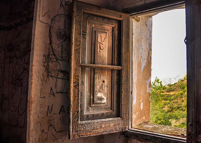 40 People Share Their Scariest Or Most Uncomfortable Experiences At Someone Else’s House