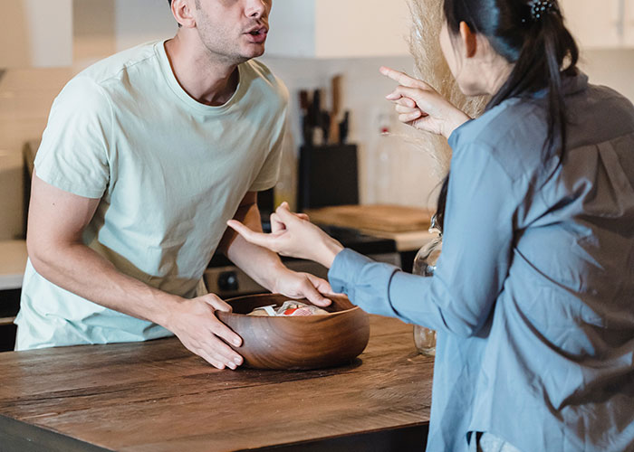 40 People Share Their Scariest Or Most Uncomfortable Experiences At Someone Else’s House