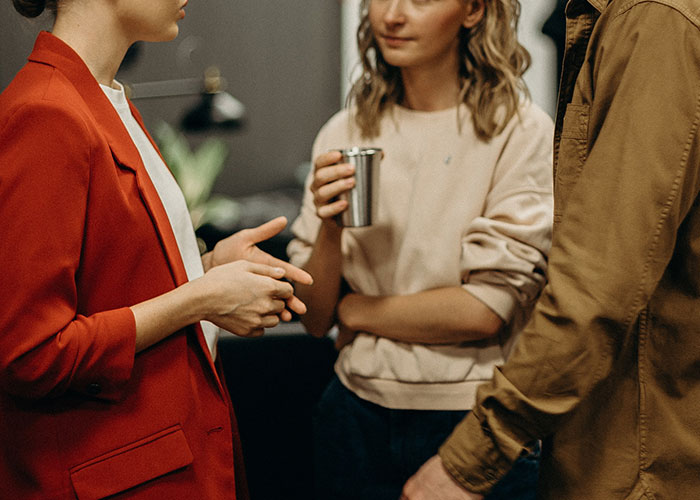 "As Someone Who Was Cheated On, Trust Me, I Know": Husband Gives Wife's Friend A Compliment, Drama Ensues "As Someone Who Was Cheated On, Trust Me, I Know": Husband Gives Wife's Friend A Compliment, Drama Ensues