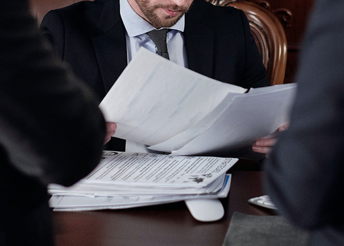 "Tell Me You Are American Without Telling": Woman Stands Up For Her Priorities And Quits Job To Attend Brother's Wedding After Getting Support Online