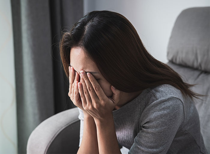 Woman Offers Her Homeless Friend Shelter But Won't Accept Her Loser Boyfriend And Dogs, Drama Ensues