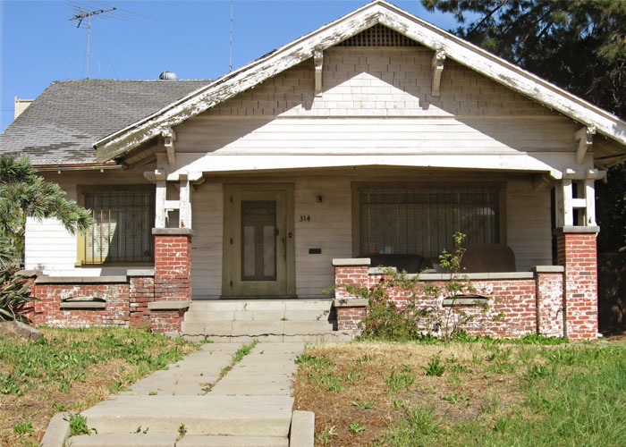 Boyfriend Surprises His Pregnant Girlfriend With A House She Absolutely Hates, She Says He Can Live There By Himself, Drama Ensues