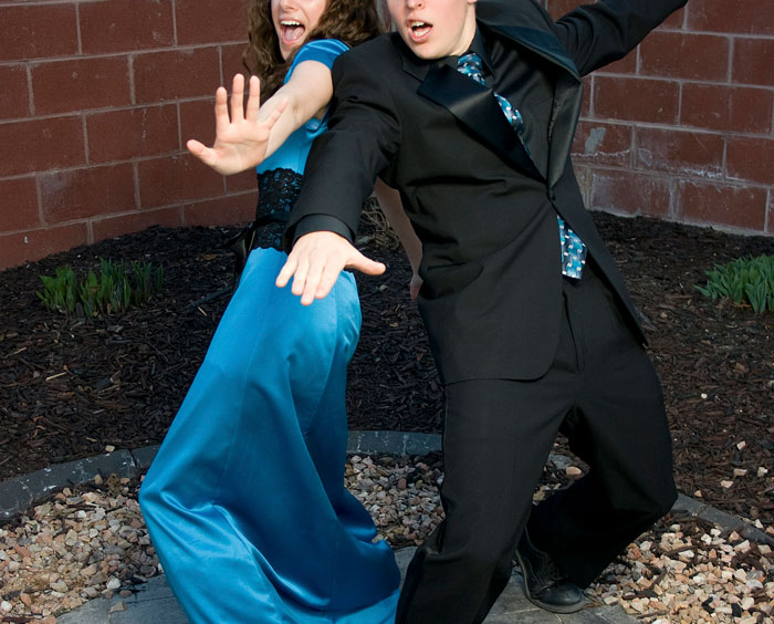 Guy Tells His Girlfriend "I Told You So" After Her Male Friend Tried To Hit On Her, Asks If He Was A Jerk