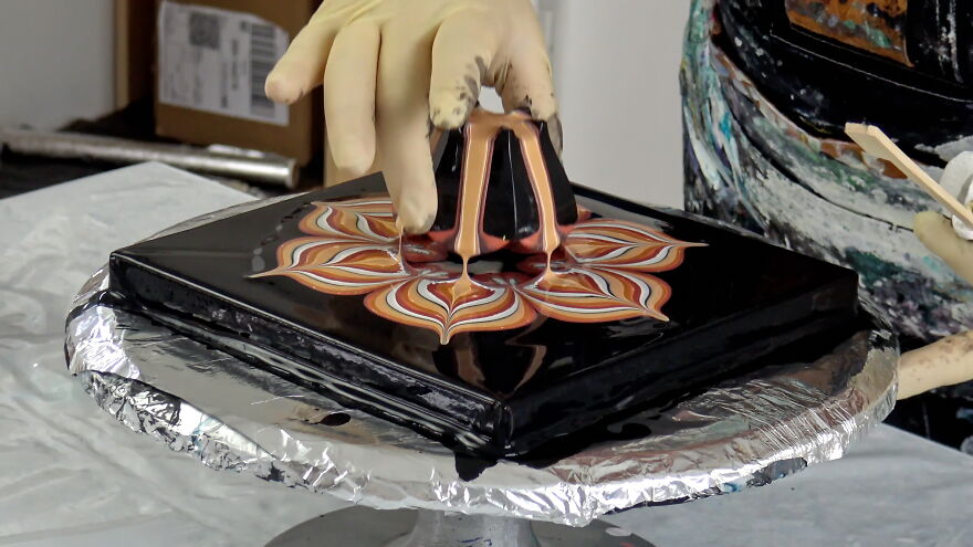 Create A Flower With This Acrylic Pouring Trick! ~ Cup Bottom Reverse Flower Dip Create A Flower With This Acrylic Pouring Trick! ~ Cup Bottom Reverse Flower Dip