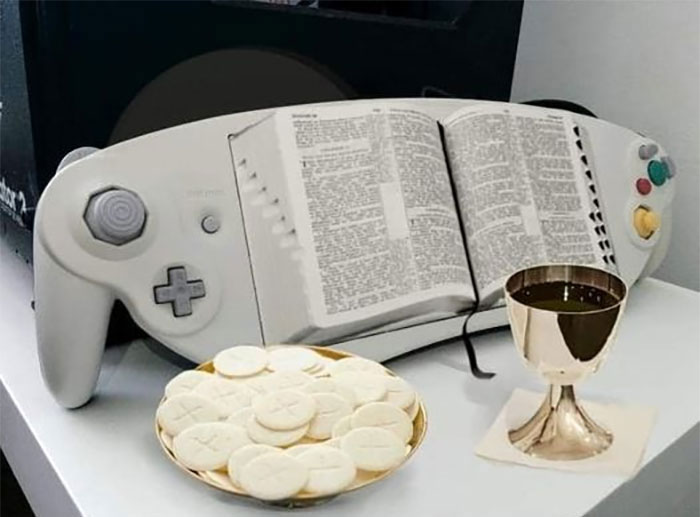 Random-Weird-Pictures-By-Things-In-Places