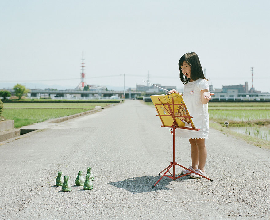 Japanese Photographer Takes Cutest Pictures Of His 4-Year-Old Daughter