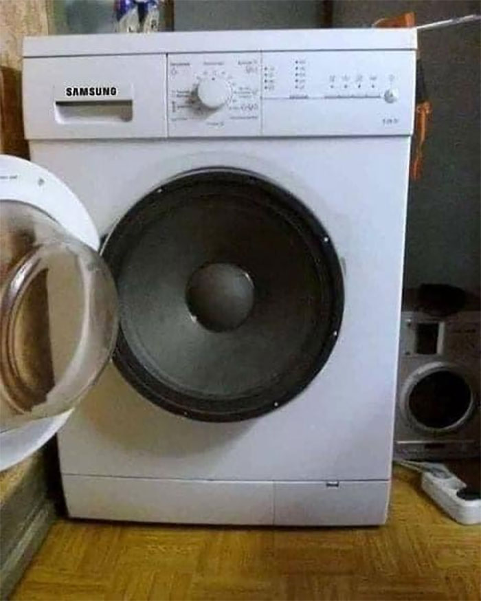 Random-Weird-Pictures-By-Things-In-Places