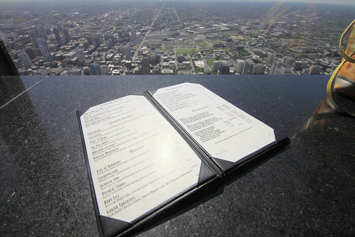 30 Red Flags To Keep An Eye On To Spot A Bad Restaurant, As Shared On This Online Group