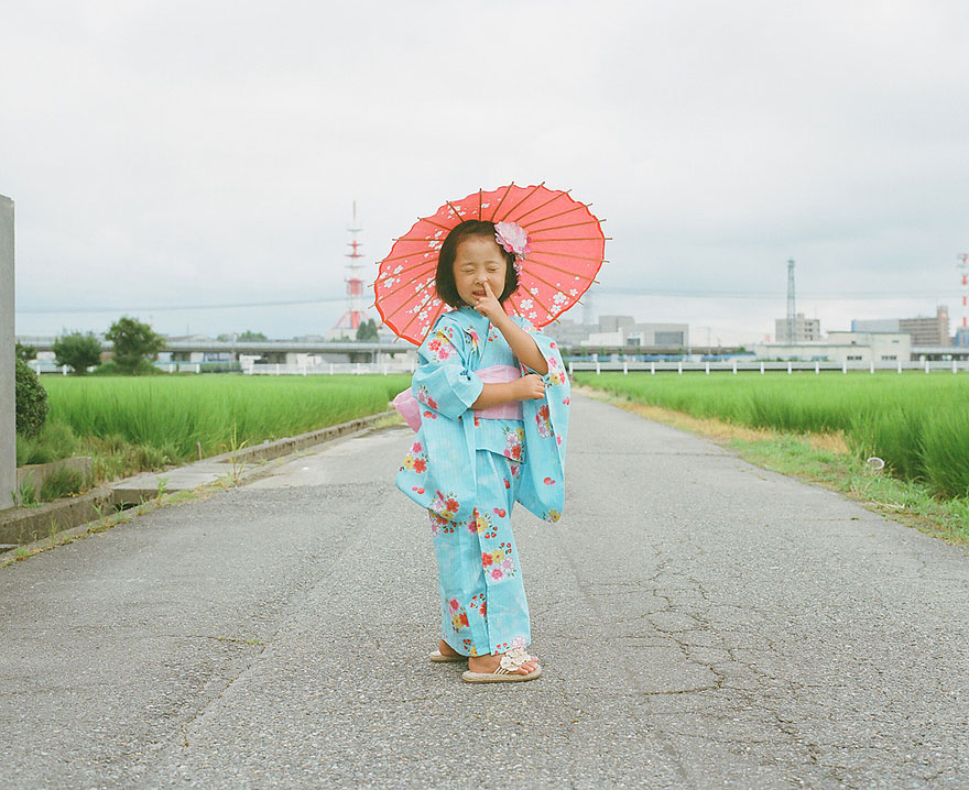 Japanese Photographer Takes Cutest Pictures Of His 4-Year-Old Daughter