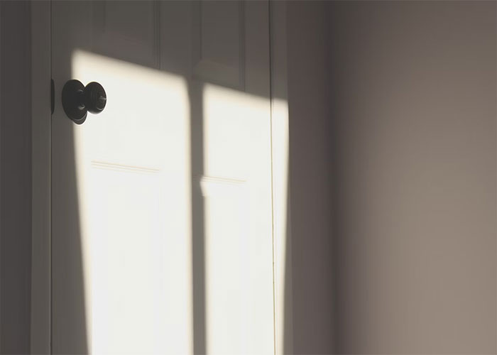 “I Was Able To Look Up His Obituary And The Photo Matched His Appearance”: 30 Creepy Encounters, As Shared By Internet Users