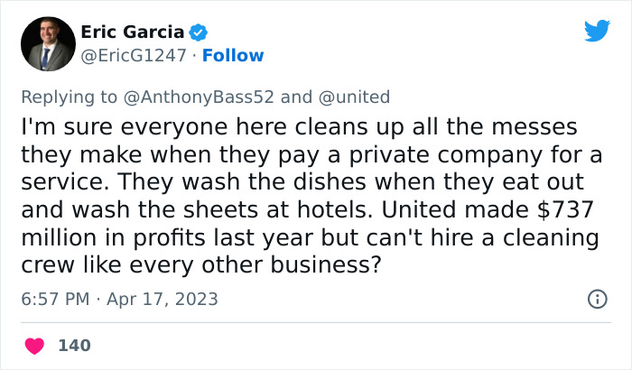 Dad Is Outraged After Flight Attendant Asked His Pregnant Wife To Clean Up After Their Kids, Sparks A Debate Online