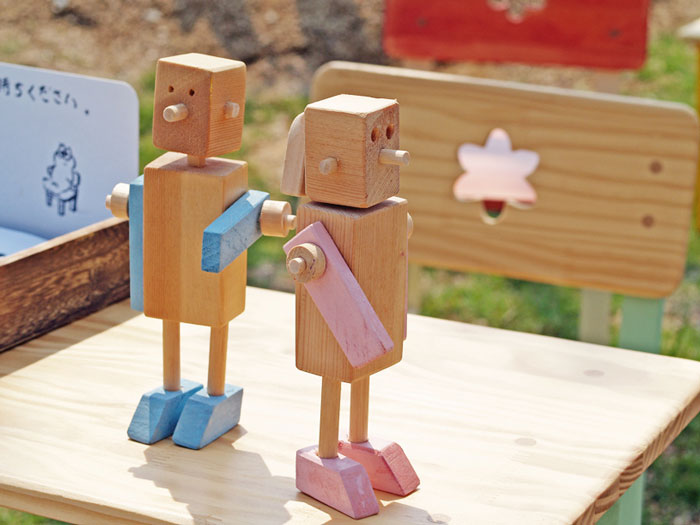 Woman Finds Her Stepson&rsquo;s Self-Made Gift &ldquo;Ridiculous&rdquo;, Contrary To Her Husband, Who Calls Off Her Birthday Party Over It