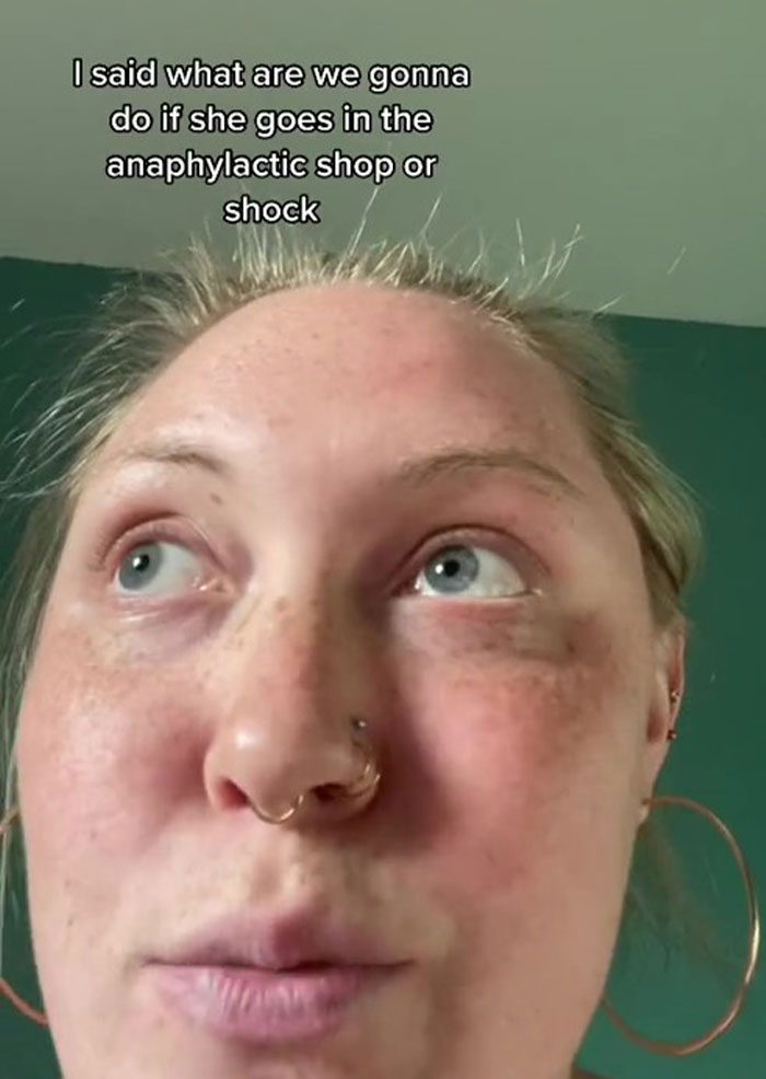 "Go Ahead And Call 911 Just In Case": Server Confused As A Woman Claiming She's 'Allergic' To Seafood Decides To Order Seafood Pasta "Go Ahead And Call 911 Just In Case": Server Confused As A Woman Claiming She's 'Allergic' To Seafood Decides To Order Seafood Pasta