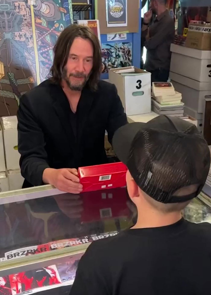 Keanu Reeves Shows The World That Fame Doesn't Cost Kindness After The Cutest Interaction With 9 Y.O. Fan