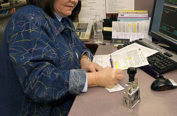 Burned-Out 19 Y.O. Tired Of Denying Insurance Meds For People In Need Approves 50 Cases And Quits Burned-Out 19 Y.O. Tired Of Denying Insurance Meds For People In Need Approves 50 Cases And Quits