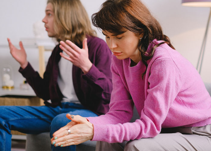 34 Subtle Red Flags That Indicate Someone Is A Bad Person