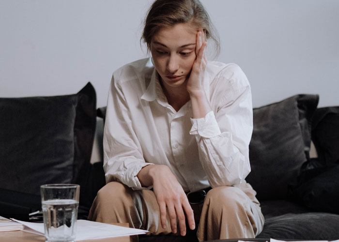 34 Subtle Red Flags That Indicate Someone Is A Bad Person