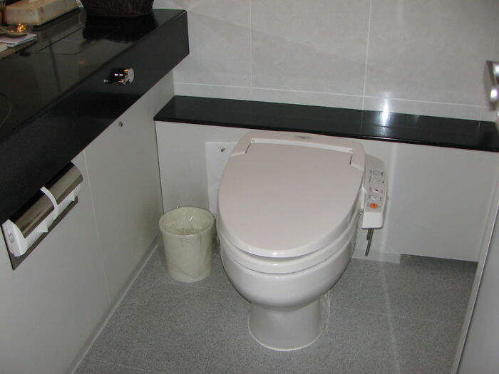 30 People Online Point Out Aspects Of Personal Hygiene That Some Are Completely Oblivious To