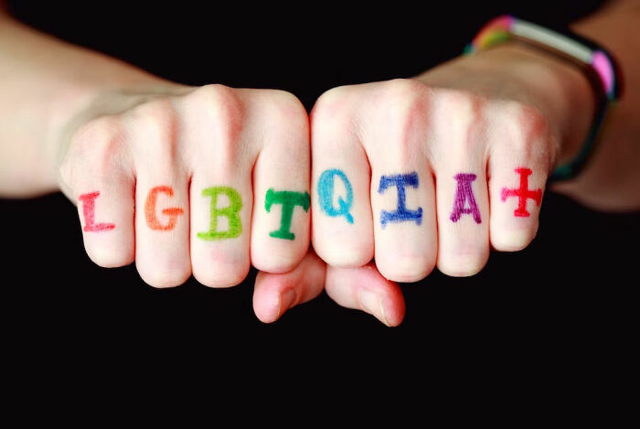 “Your Mother Owes Me £10”: 30 Of The Best Responses People Ever Received After Coming Out