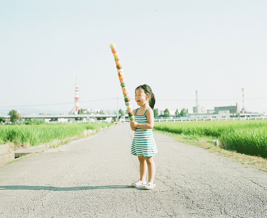 Japanese Photographer Takes Cutest Pictures Of His 4-Year-Old Daughter