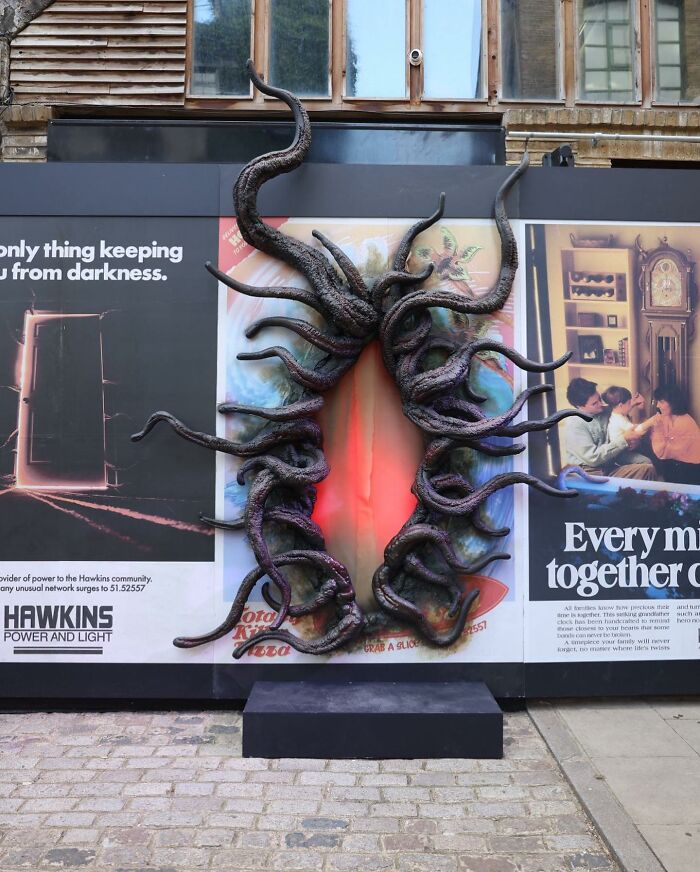 50 Times Marketing Specialists Stepped Up Their Game And Surprised People With These Cool Outdoor Adverts