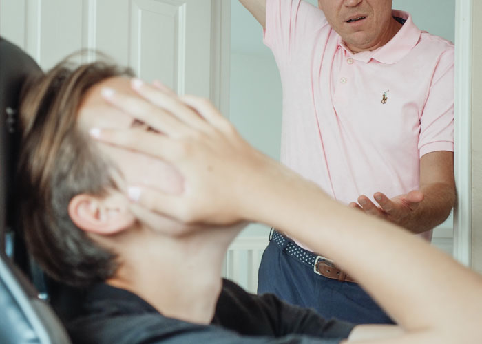 Dad Overhears Son Bragging About Asking A Girl On A Date As A Prank, Teaches Him A Lesson Dad Overhears Son Bragging About Asking A Girl On A Date As A Prank, Teaches Him A Lesson