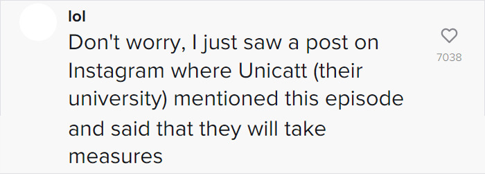 Tourist Is Disgusted By Blatant Racism On Train, Films Women's Behavior And The Internet Doesn't Hold Back After They Find Them