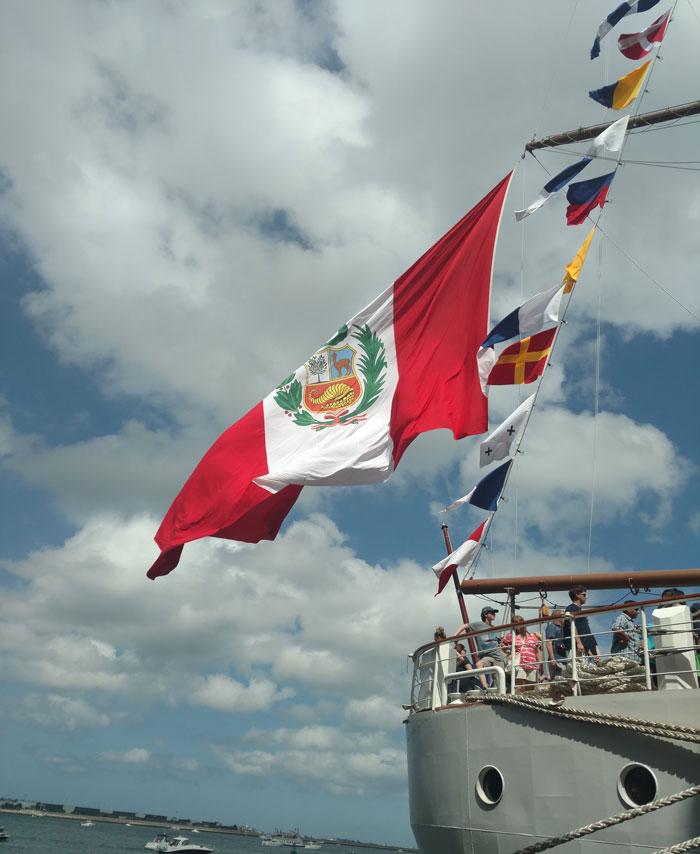 Workplace Drama Arises After Mexican Workers Mistakenly Assume Their New Coworker Doesn't Understand Spanish, Start Badmouthing Her