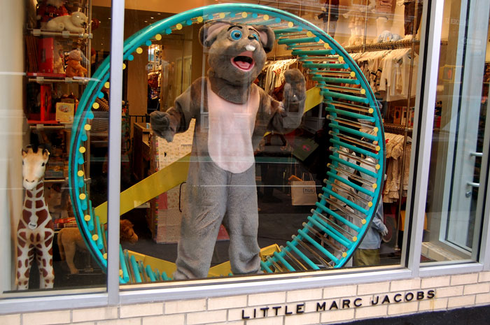 Maintenance Asks Tenant To Provide “Proof” Of Mouse Infestation By Bringing What They Catch To The Main Office, They Maliciously Comply Maintenance Asks Tenant To Provide “Proof” Of Mouse Infestation By Bringing What They Catch To The Main Office, They Maliciously Comply