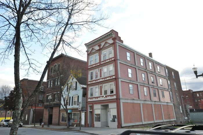 Red building in Lewiston, Maine