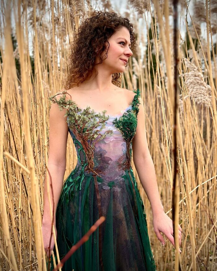 French Stylist Creates Dresses With Books And Unusual Materials And These Become True Works Of Art (New Pics)