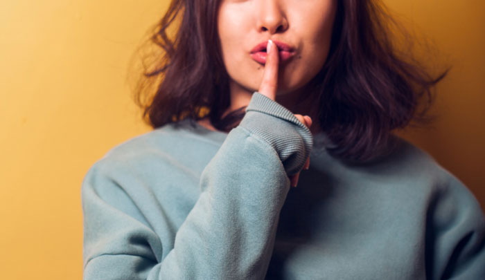 Workplace Drama Arises After Mexican Workers Mistakenly Assume Their New Coworker Doesn't Understand Spanish, Start Badmouthing Her